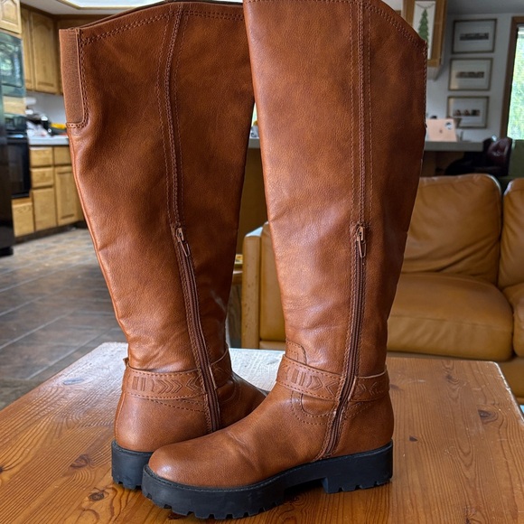 Zodiac Chestnut Heeled Boots - Picture 8 of 11